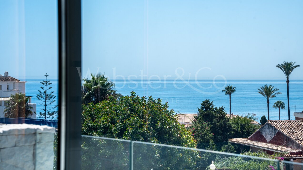 Villa Capri - Beachside Luxury in Estepona