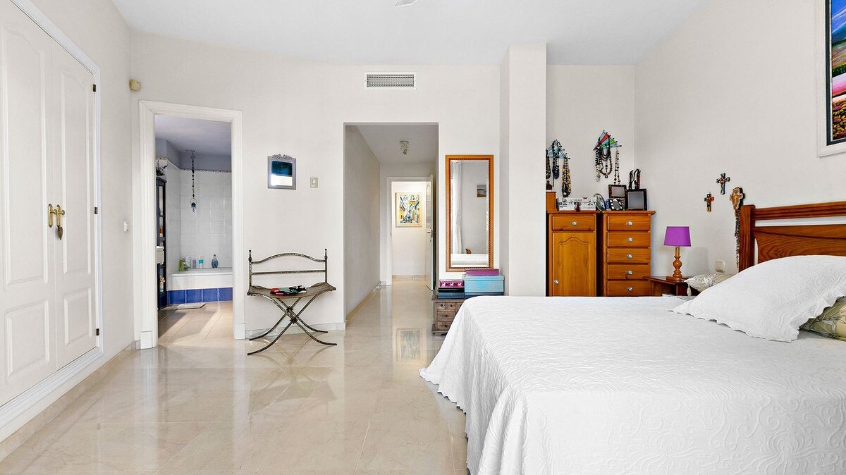 Charm, comfort and convenience in Guadalmina Alta