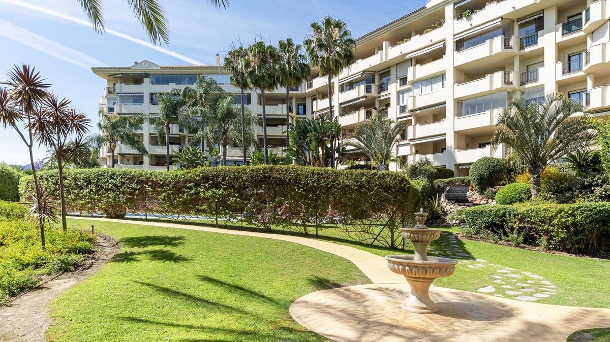 Charm, comfort and convenience in Guadalmina Alta