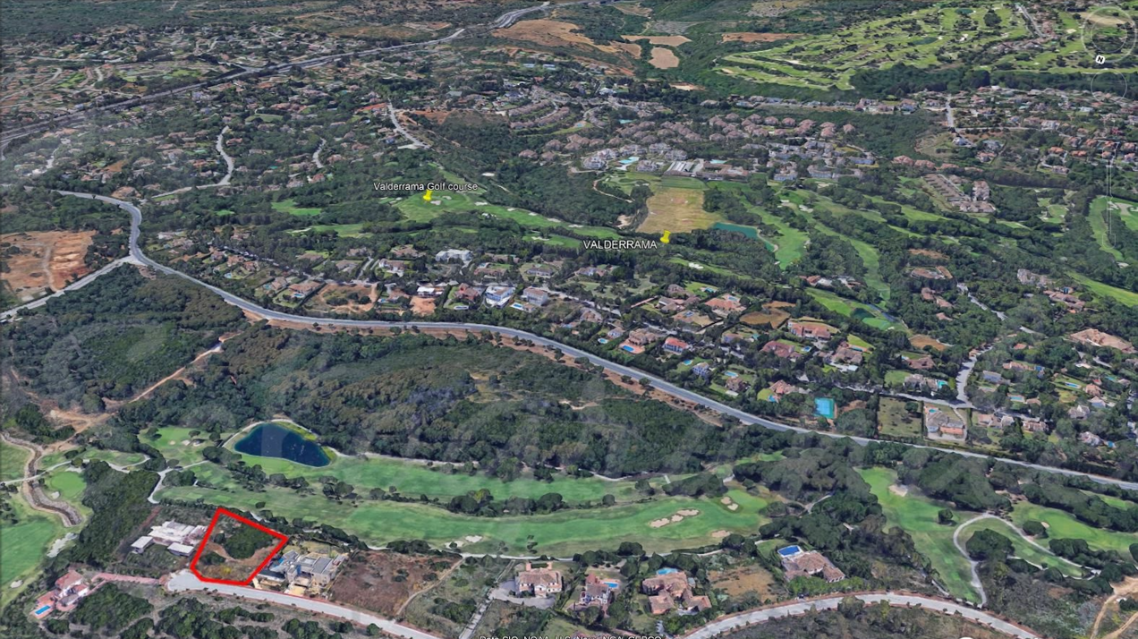 Golf front plot in Sotogrande with 180º sea views