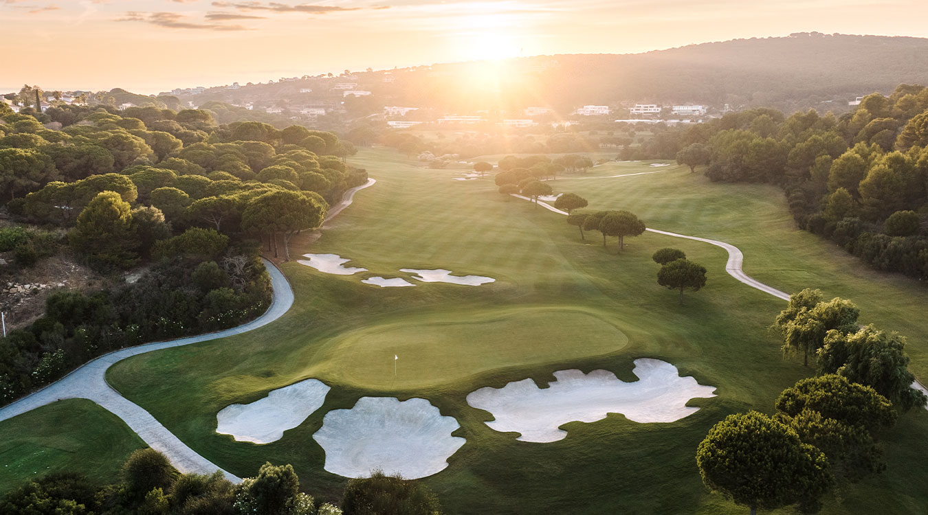 Golf front plot in Sotogrande with 180º sea views