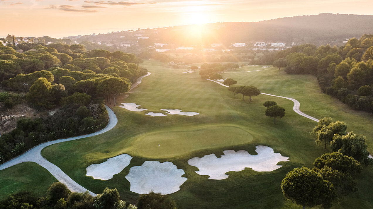 Golf front plot in Sotogrande with 180º sea views