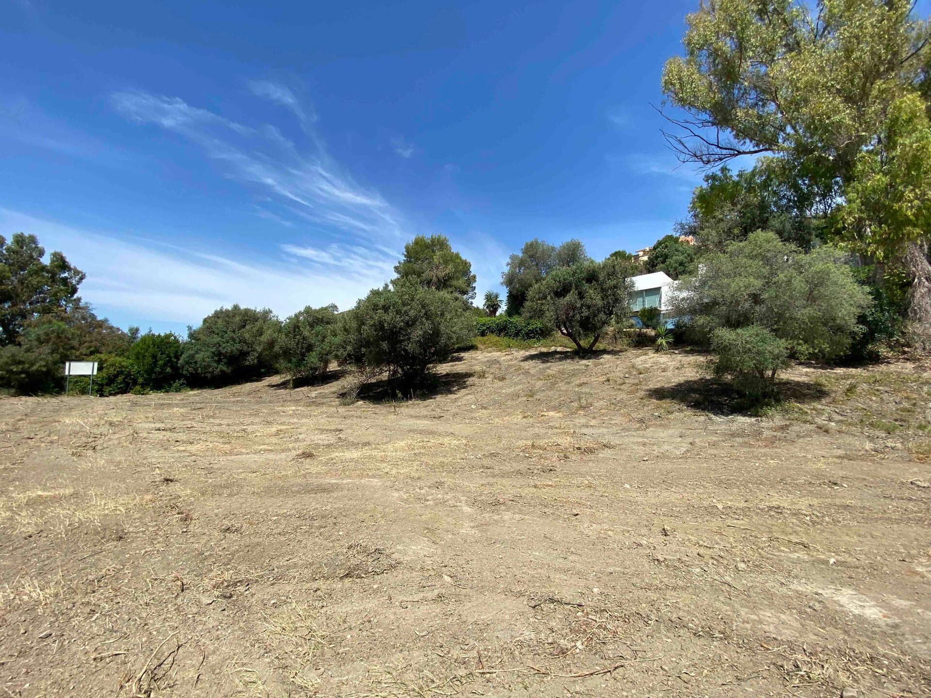 Fantastic plot with 180º views in exclusive enclave