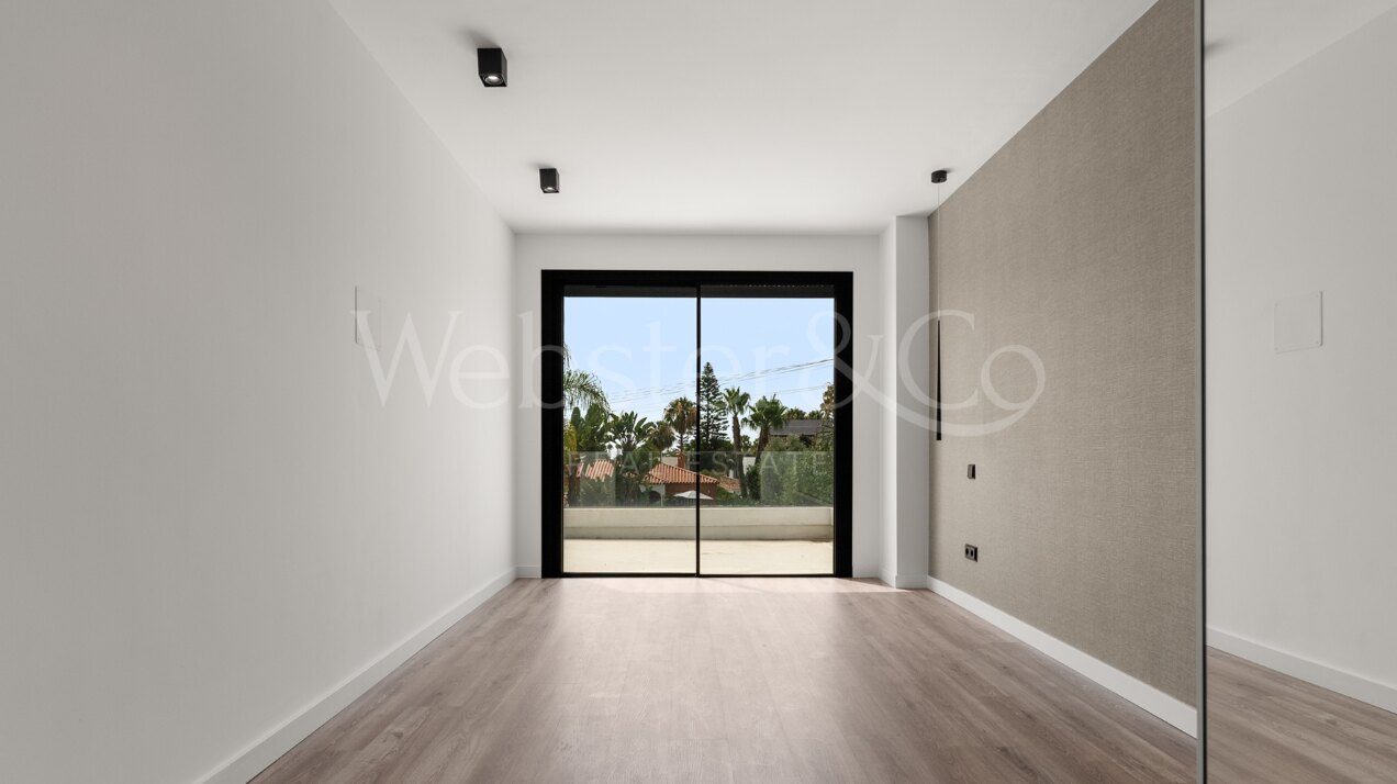 Villa Acqua - Beachside Luxury, The New Golden Mile