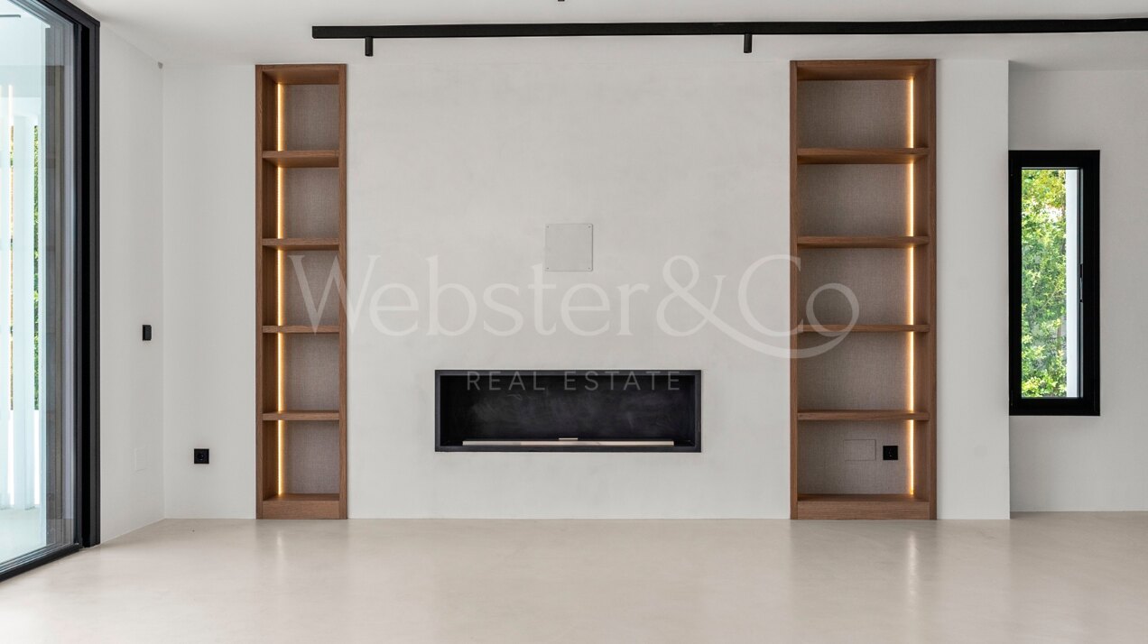 Villa Acqua - Beachside Luxury, The New Golden Mile