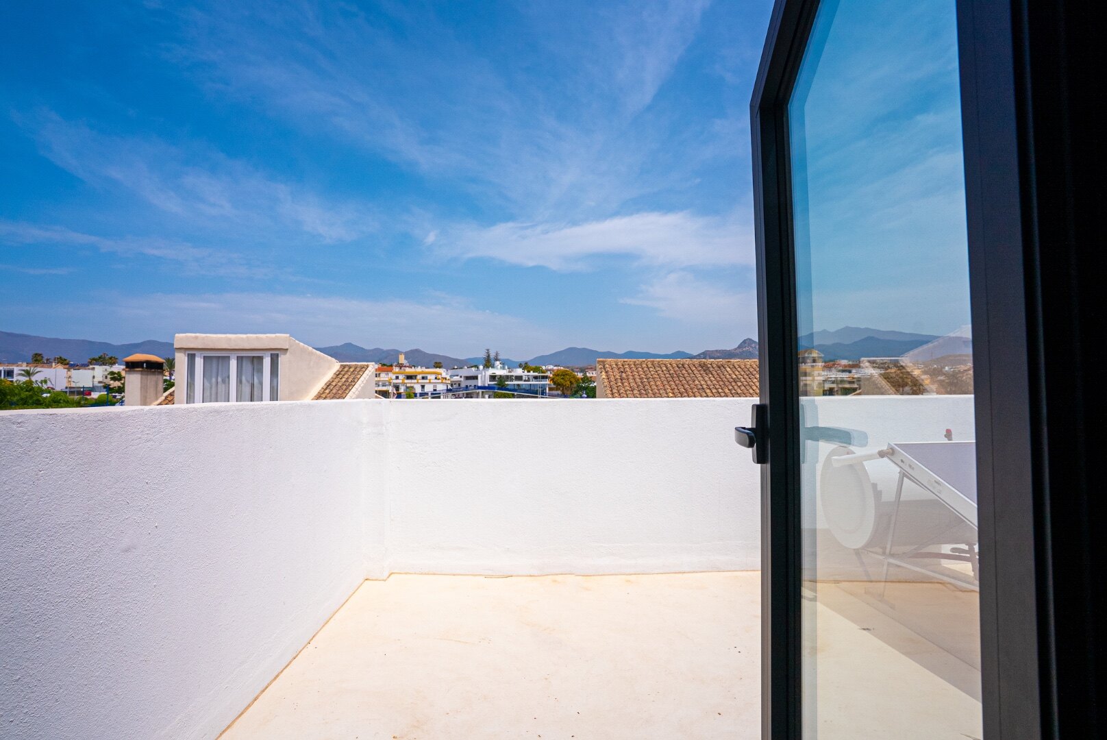 Extraordinary villa just a few steps from the beach, blends Andalucian charm and contemporary design