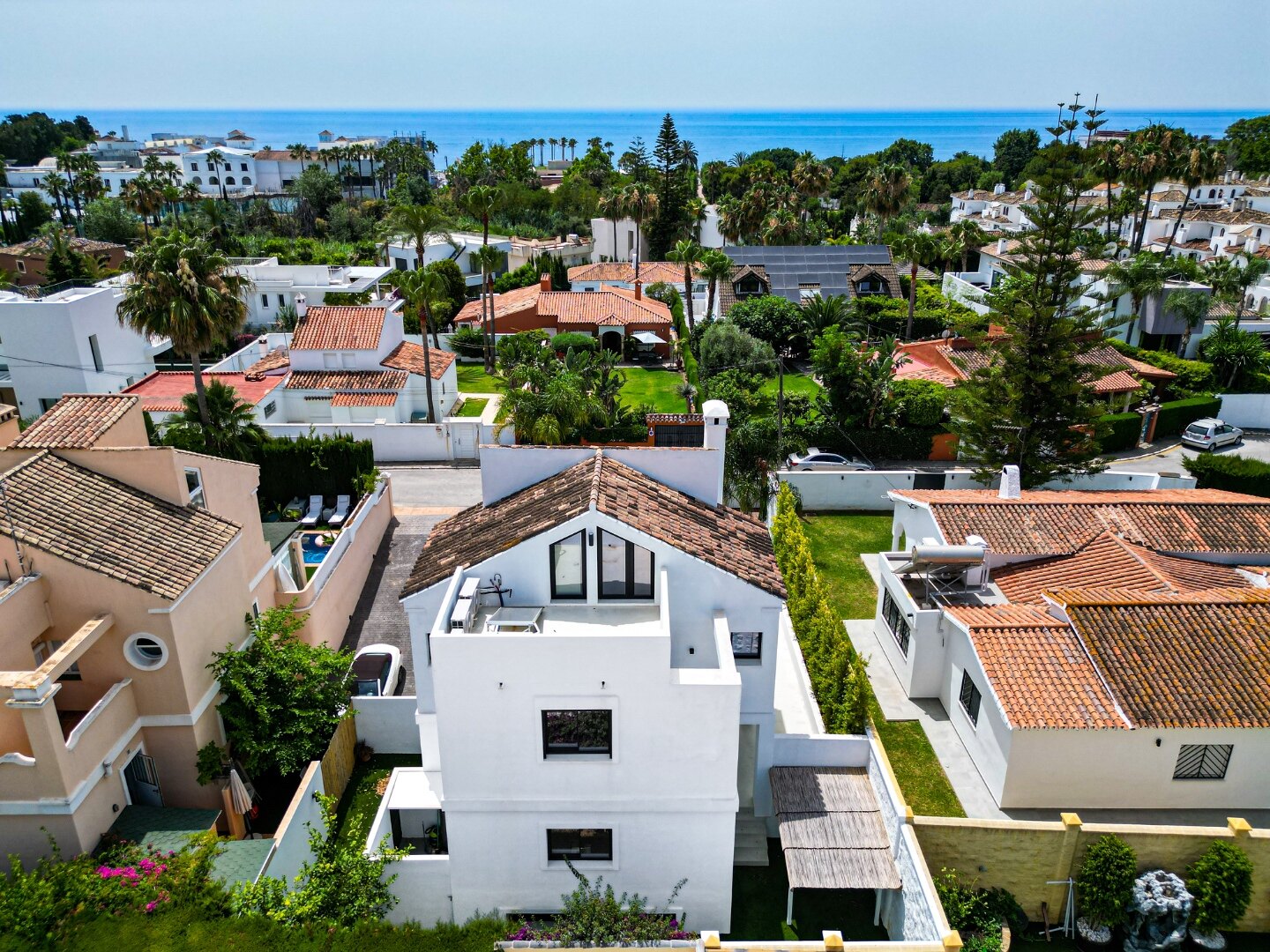 Extraordinary villa just a few steps from the beach, blends Andalucian charm and contemporary design