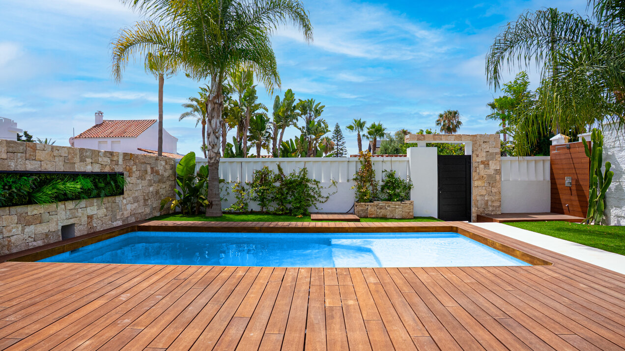 Extraordinary villa just a few steps from the beach, blends Andalucian charm and contemporary design