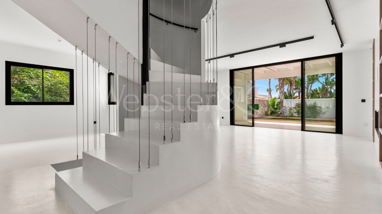 Villa Acqua - Beachside Luxury, The New Golden Mile