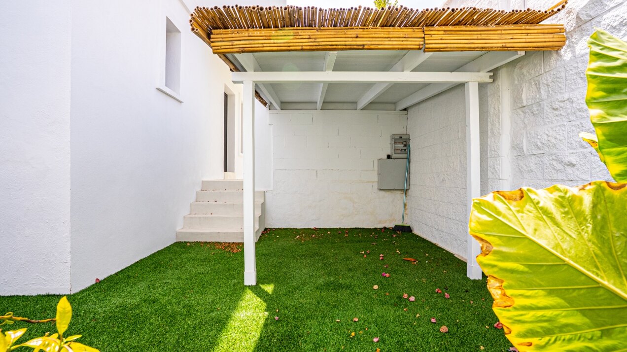 Extraordinary villa just a few steps from the beach, blends Andalucian charm and contemporary design