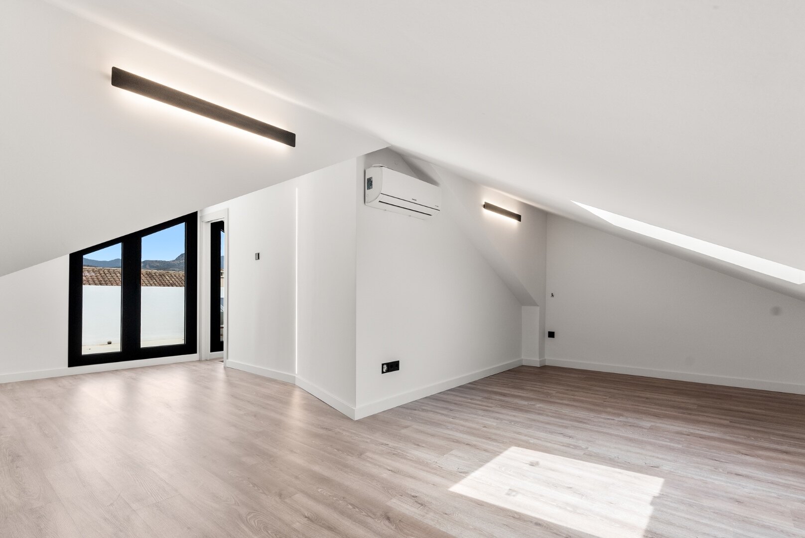 Extraordinary villa just a few steps from the beach, blends Andalucian charm and contemporary design