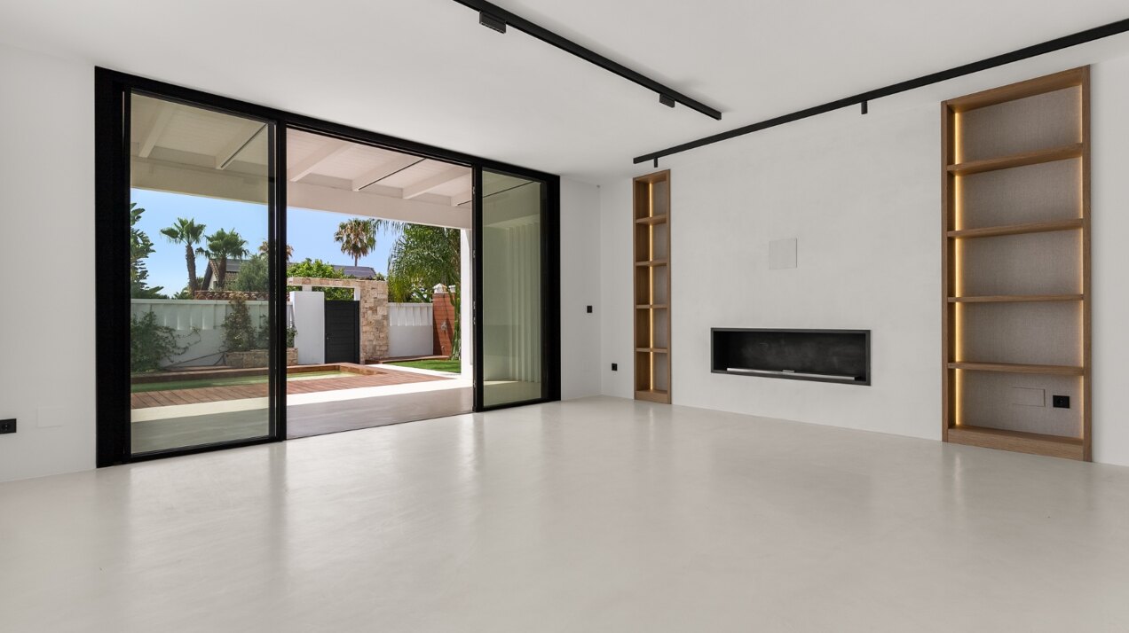 Extraordinary villa just a few steps from the beach, blends Andalucian charm and contemporary design