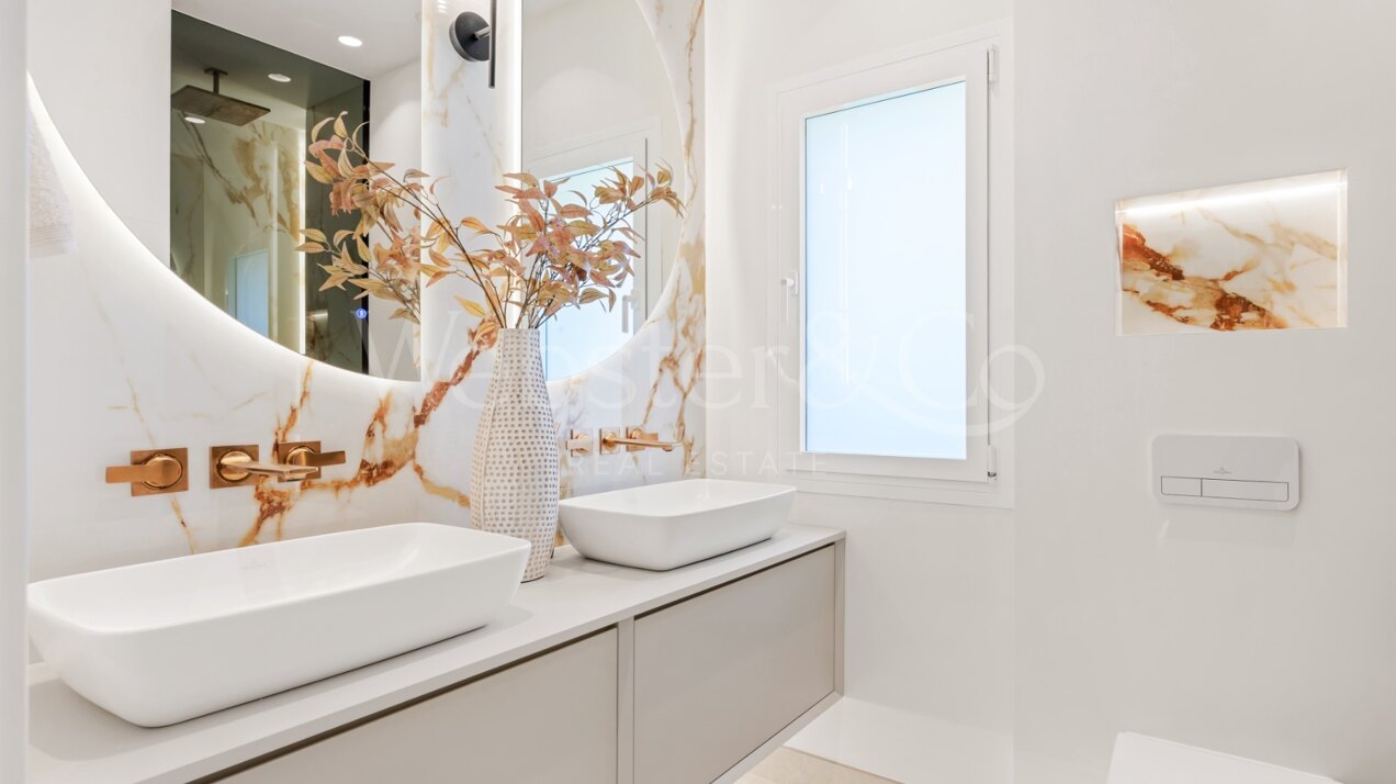 Contemporary beachfront apartment will dazzle