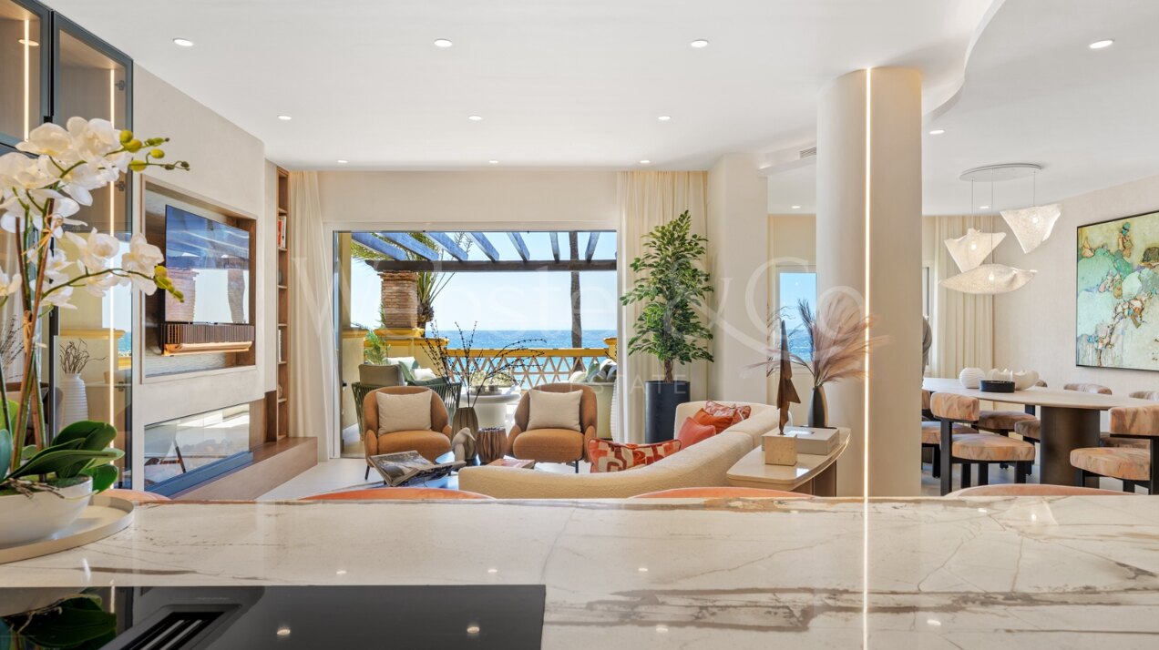 Contemporary beachfront apartment will dazzle