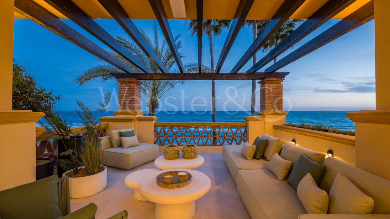 Contemporary beachfront apartment will dazzle