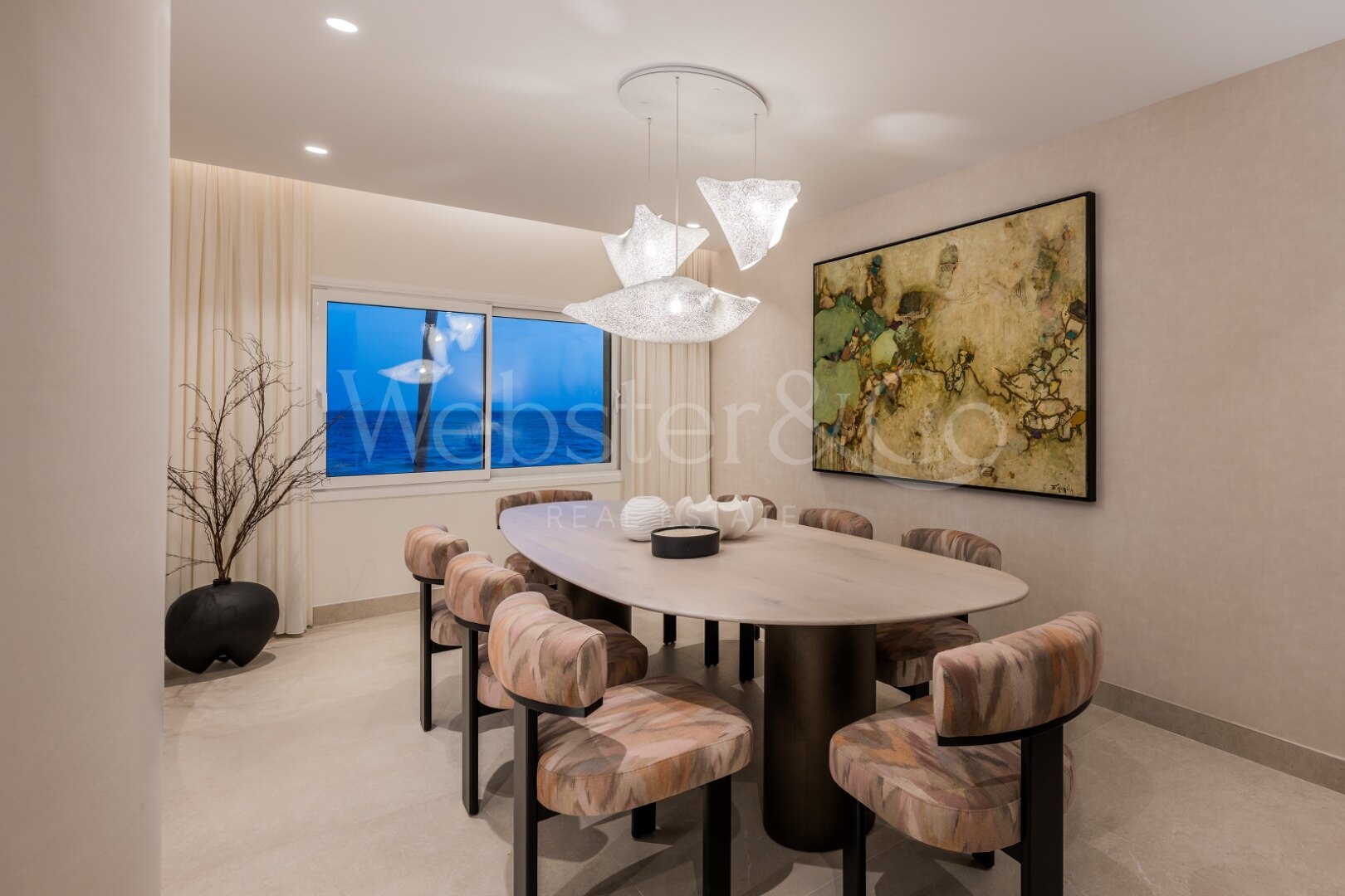 Contemporary beachfront apartment will dazzle