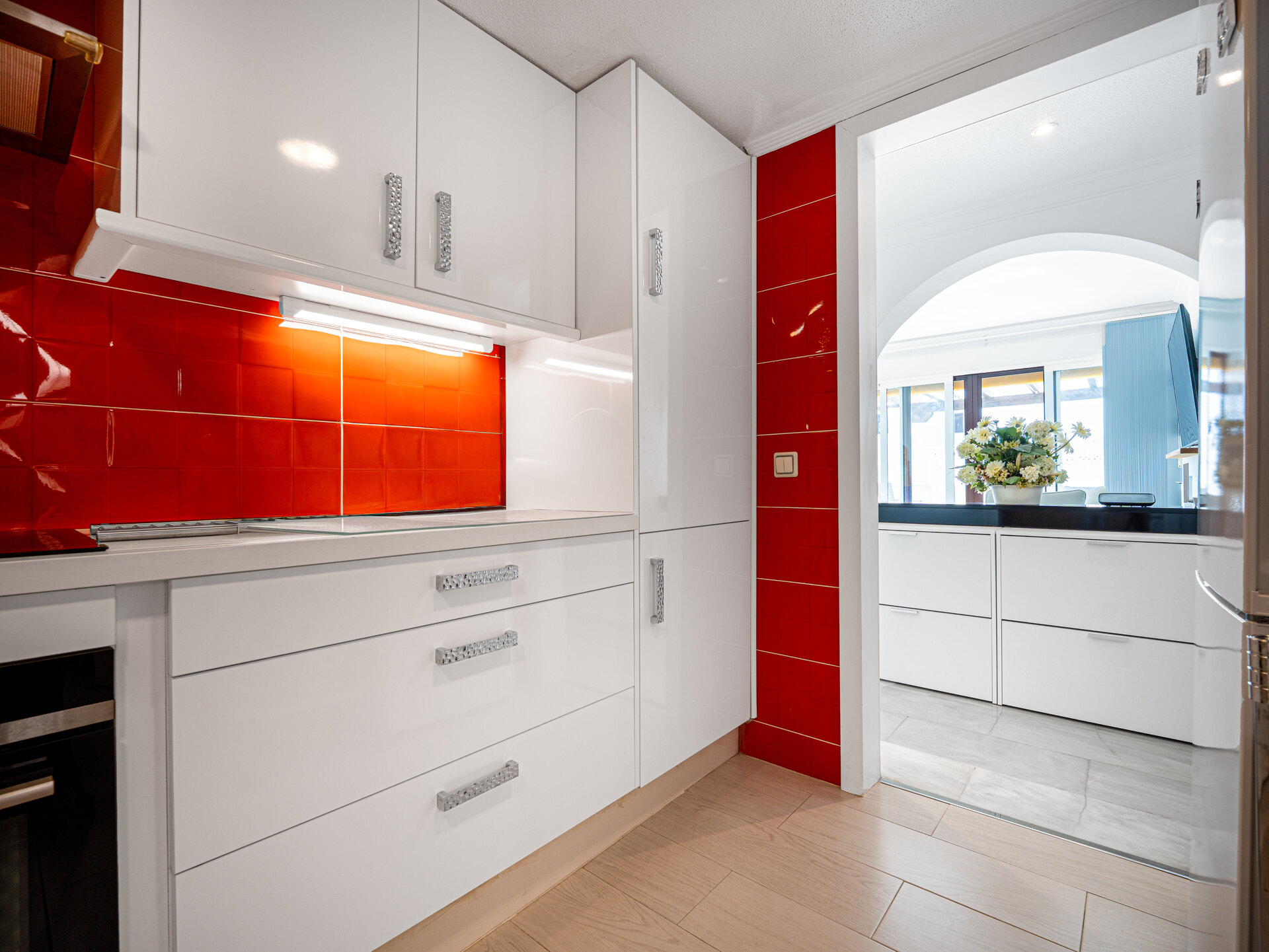 Stylish, sunlit and sophisticated retreat in prestigious gated community in the heart of Nueva Andalucía