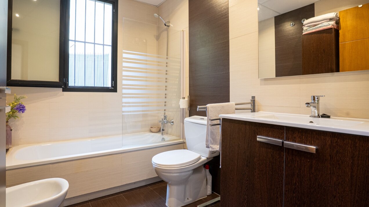 Elegant and refined apartment beautifully harmonises elegant interiors with stunning natural surroundings