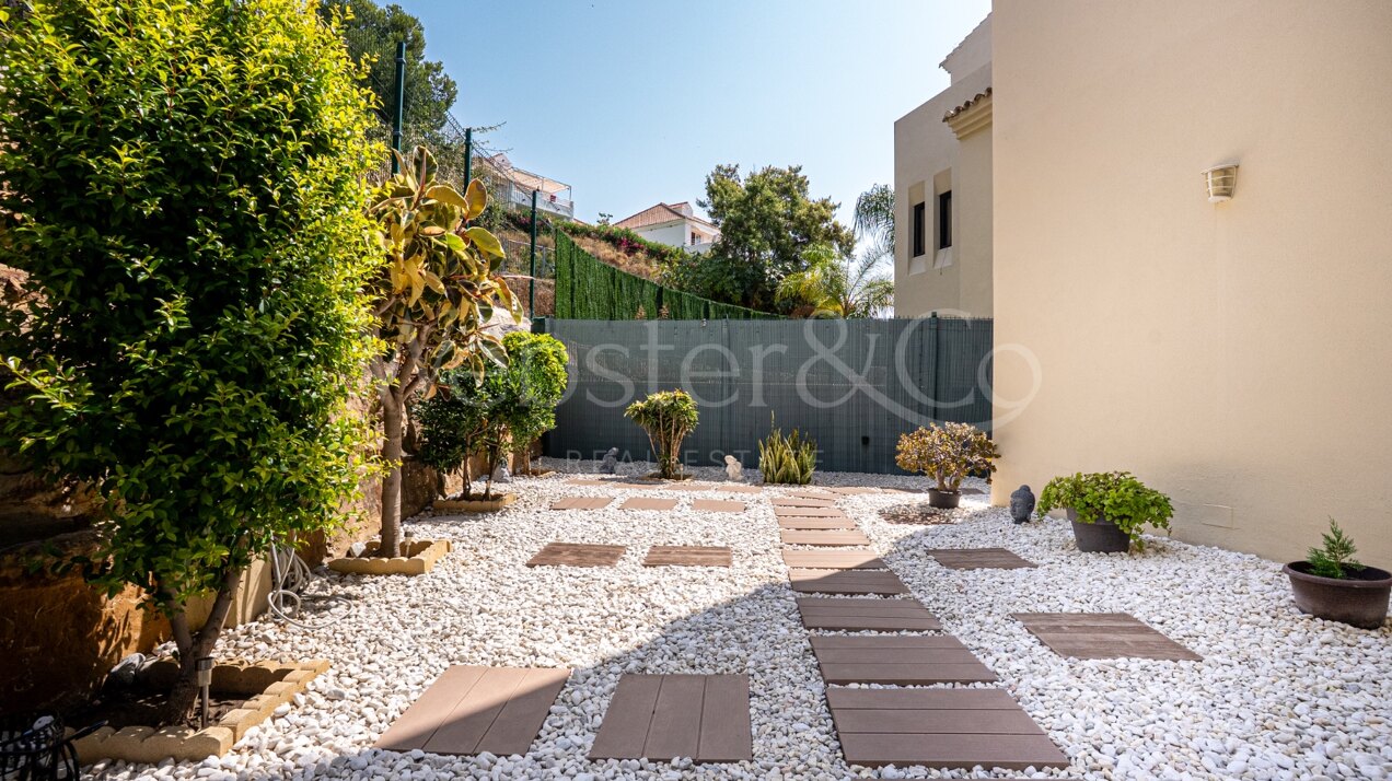 Apartment Selwo - Elegant & Modern in Estepona