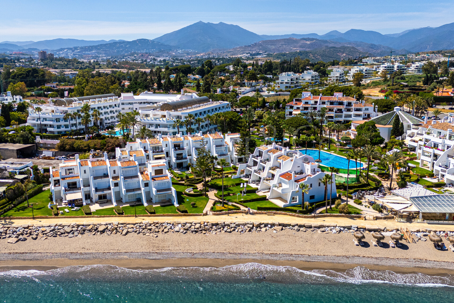 Casa Oceana - Beachfront on The Golden Mile