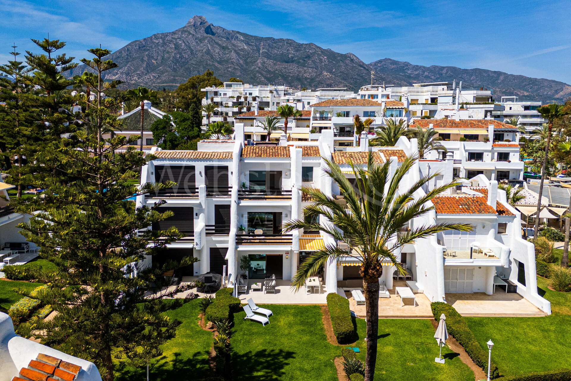 Casa Oceana - Beachfront on The Golden Mile