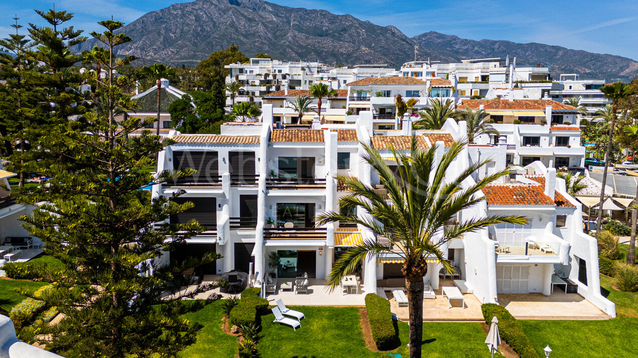 Casa Oceana - Beachfront on The Golden Mile