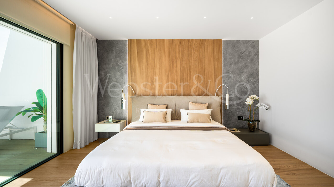 Casa Oceana - Beachfront on The Golden Mile