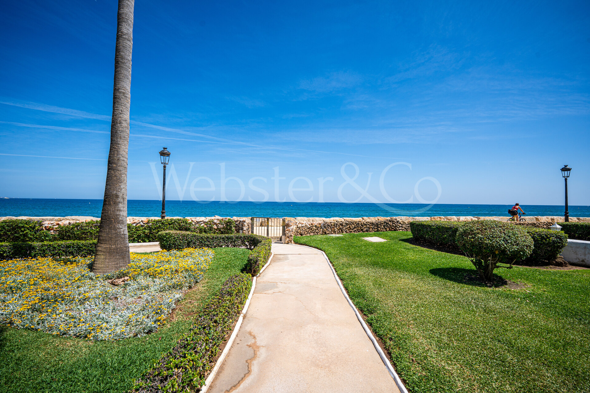 Casa Oceana - Beachfront on The Golden Mile