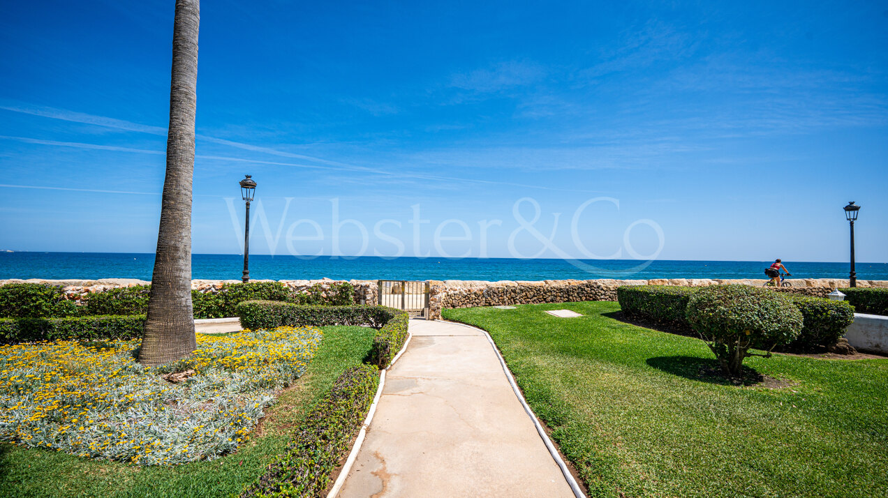 Casa Oceana - Beachfront on The Golden Mile