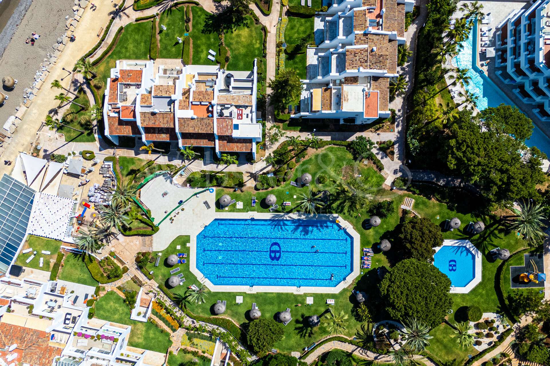 Casa Oceana - Beachfront on The Golden Mile