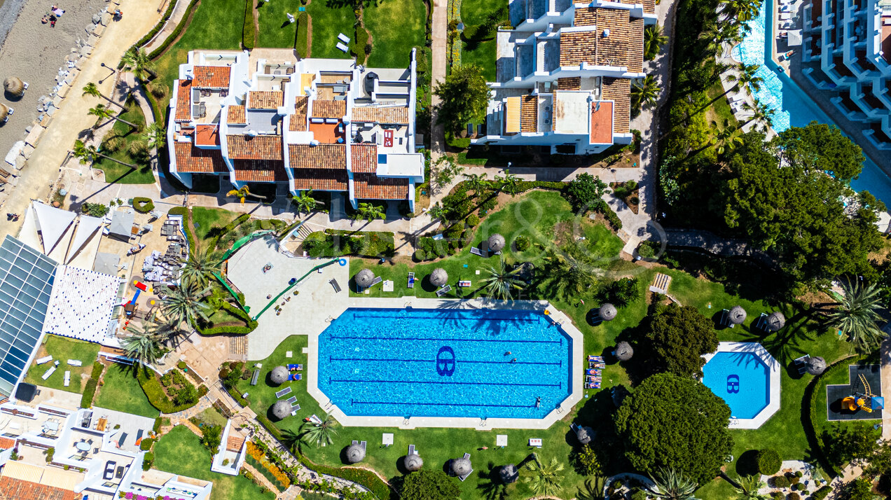 Casa Oceana - Beachfront on The Golden Mile