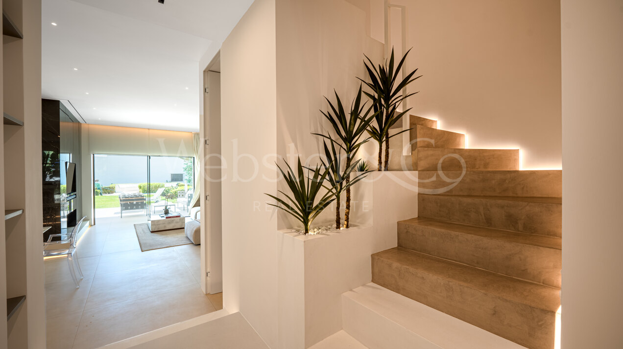 Casa Oceana - Beachfront on The Golden Mile