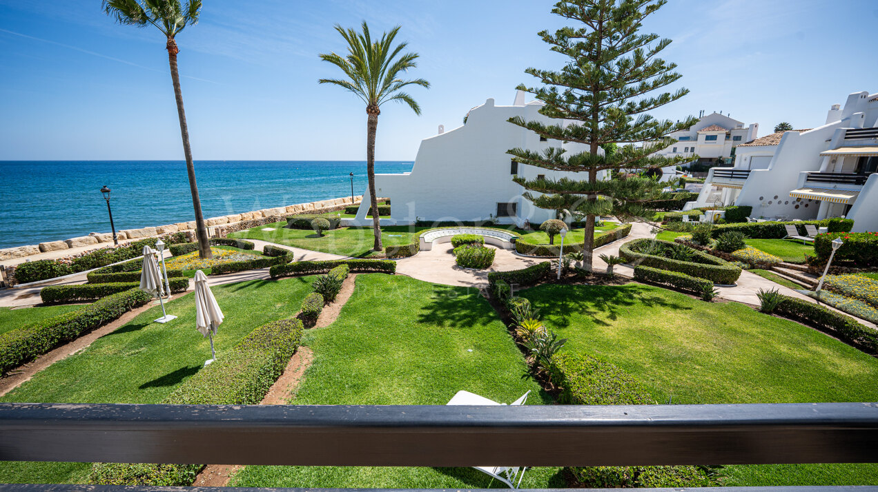 Casa Oceana - Beachfront on The Golden Mile