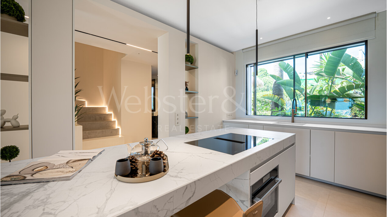 Casa Oceana - Beachfront on The Golden Mile