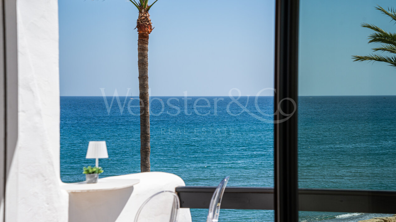 Casa Oceana - Beachfront on The Golden Mile