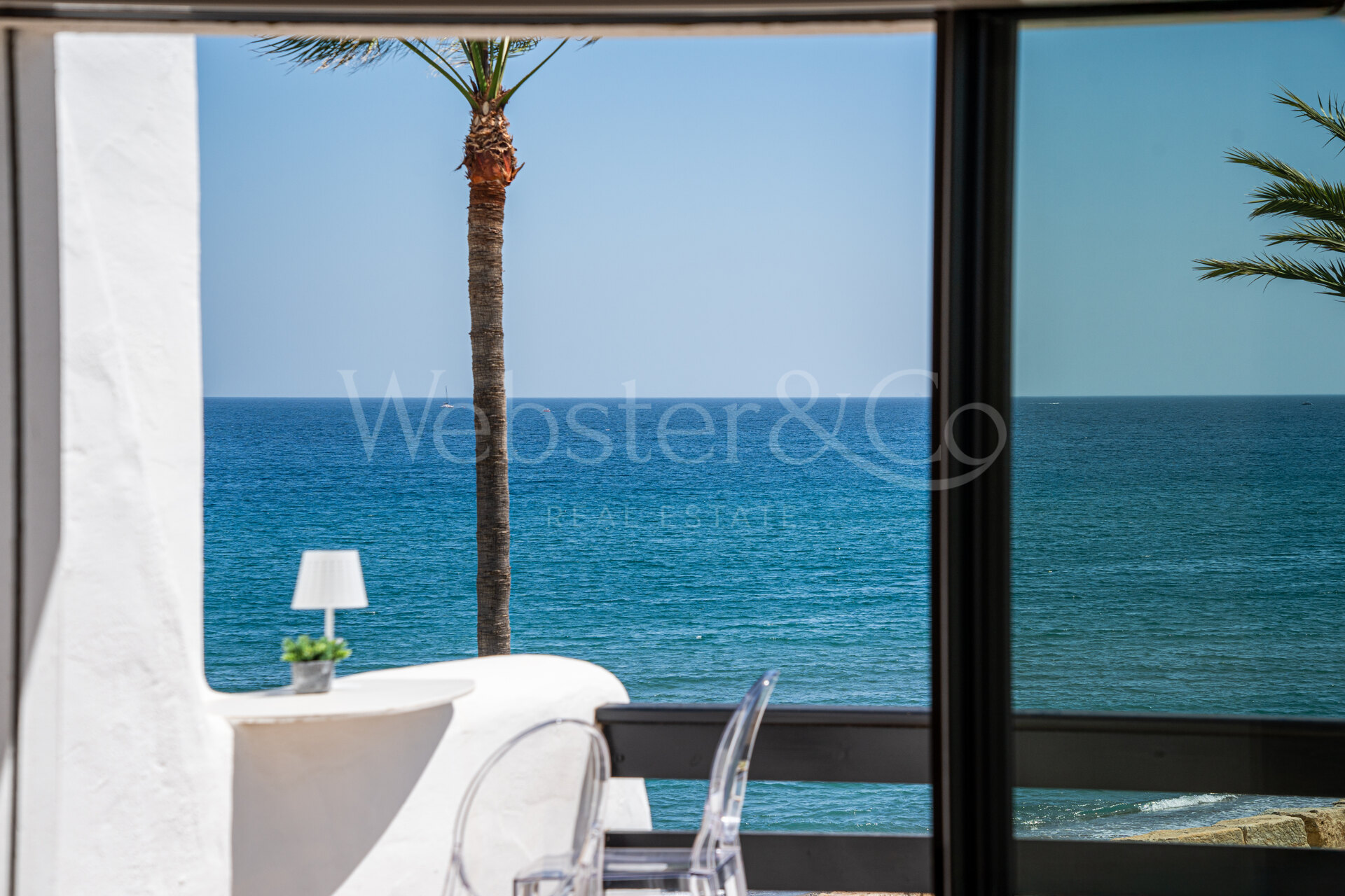 Casa Oceana - Beachfront on The Golden Mile