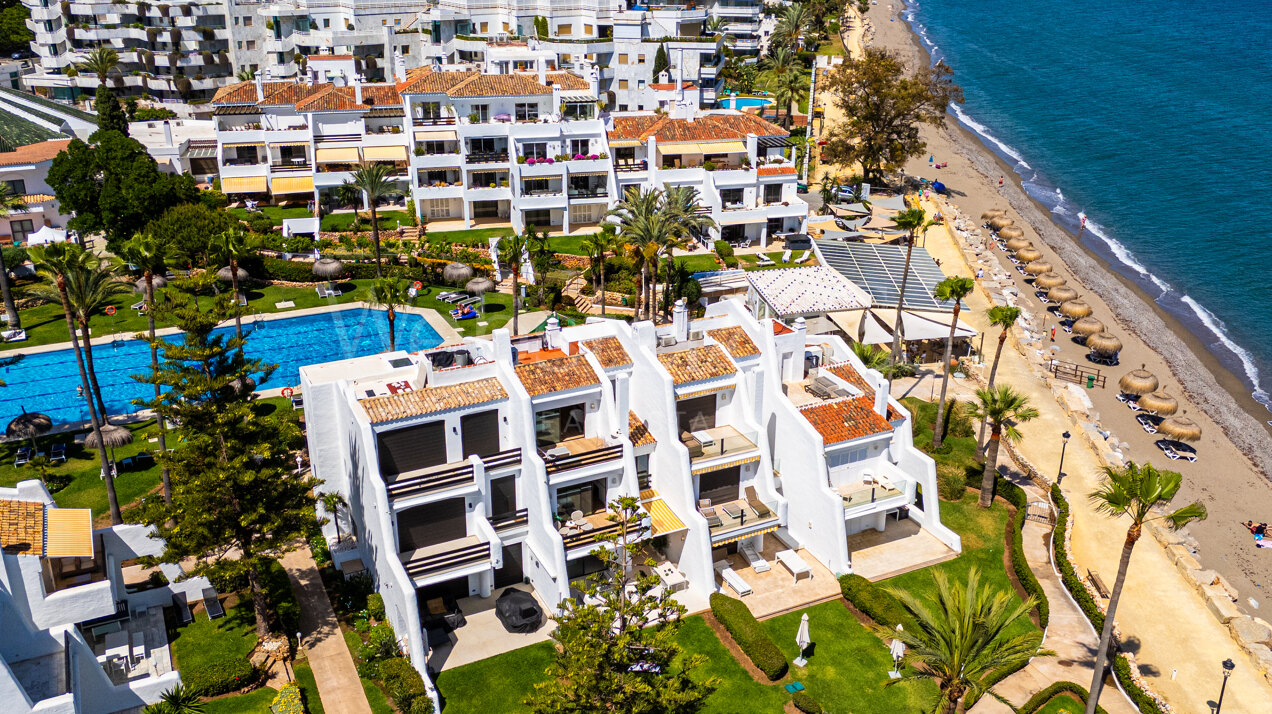 Casa Oceana - Beachfront on The Golden Mile