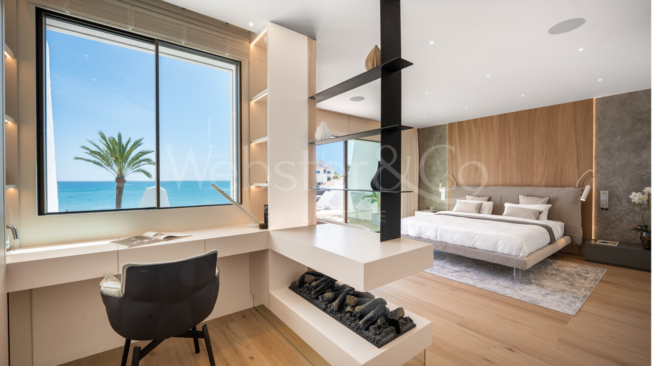 Casa Oceana - Beachfront on The Golden Mile