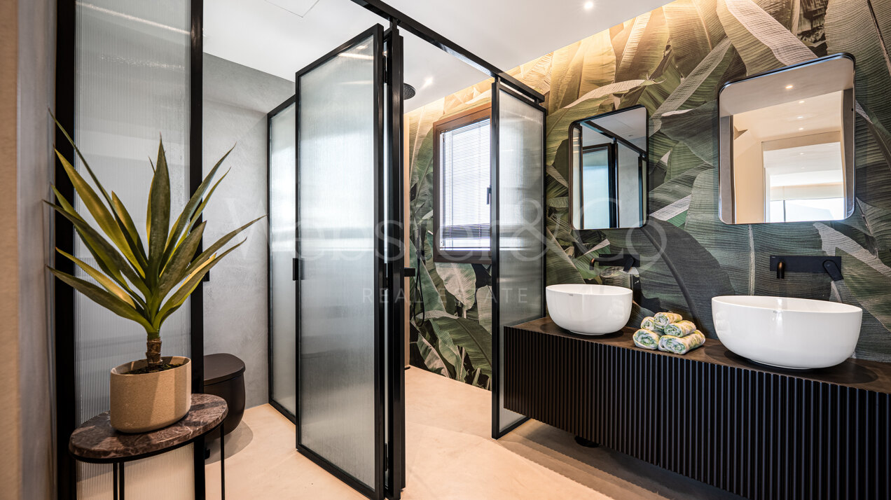 Casa Oceana - Beachfront on The Golden Mile