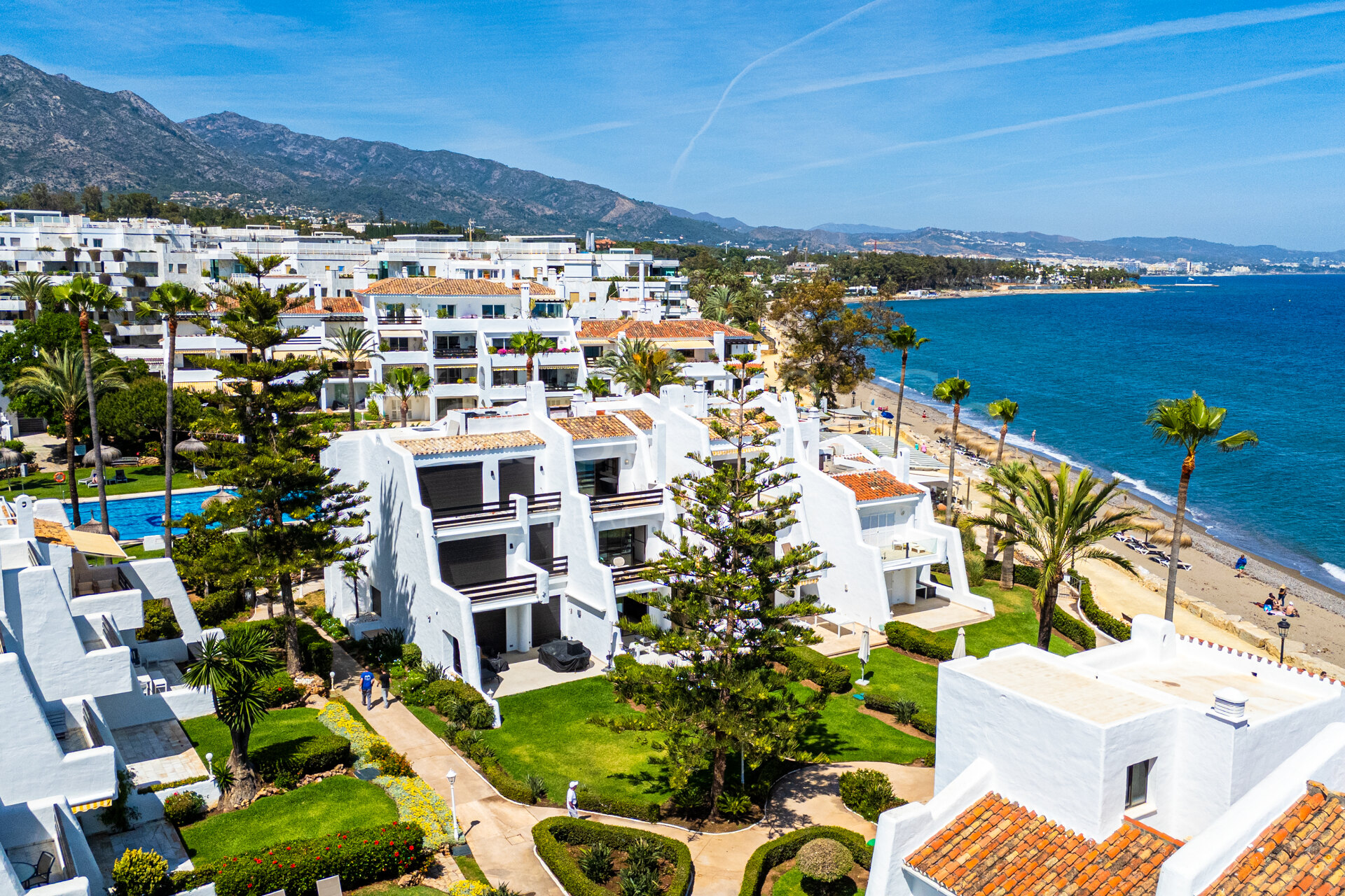 Casa Oceana - Beachfront on The Golden Mile