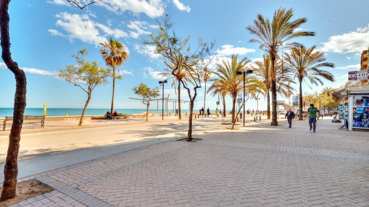 Quaint sea side apartment in the heart of Fuengirola seamlessly blends culture and comfort