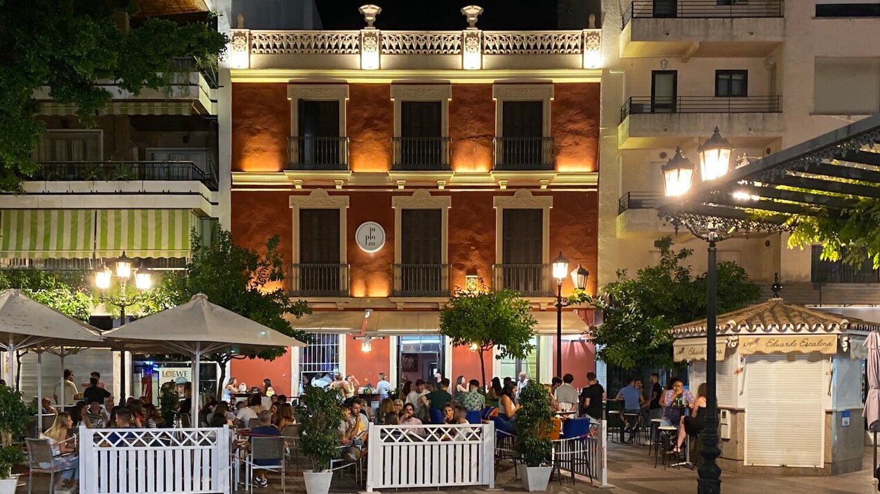 Quaint sea side apartment in the heart of Fuengirola seamlessly blends culture and comfort