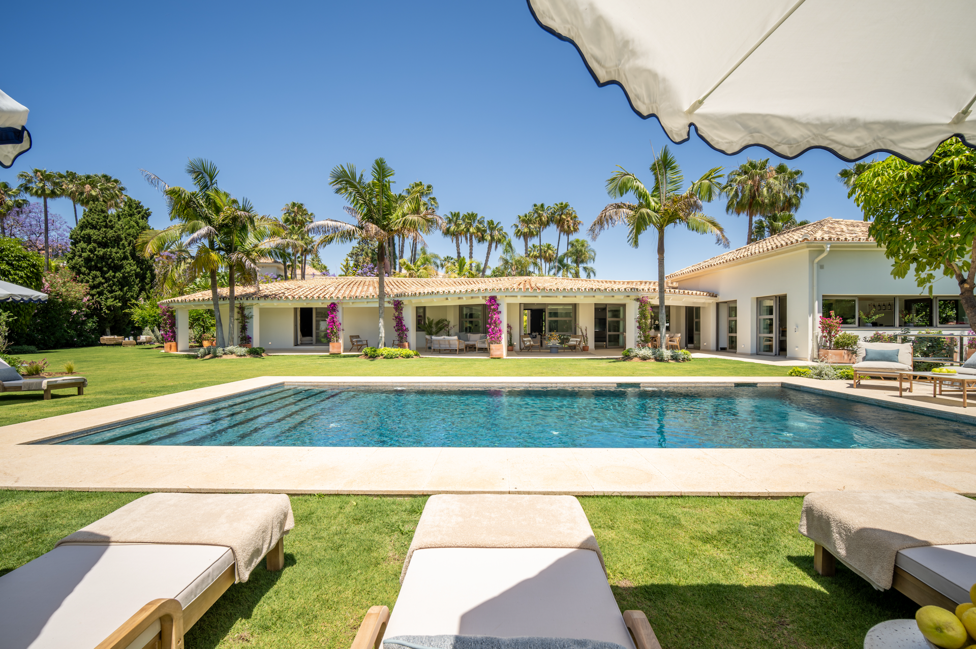 Villa de una planta que combina elegancia y encanto
