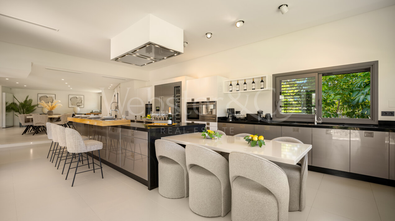 Fantastic single-level villa displays timeless charm