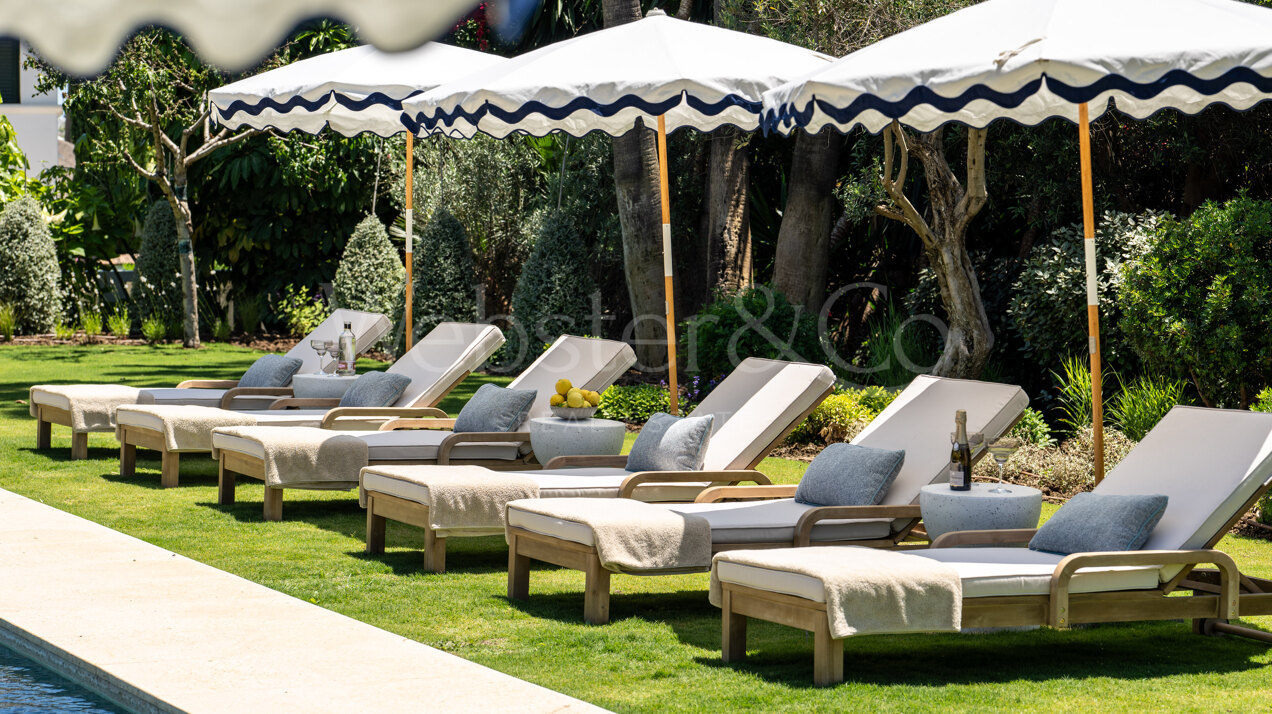 Fantastic single-level villa displays timeless charm