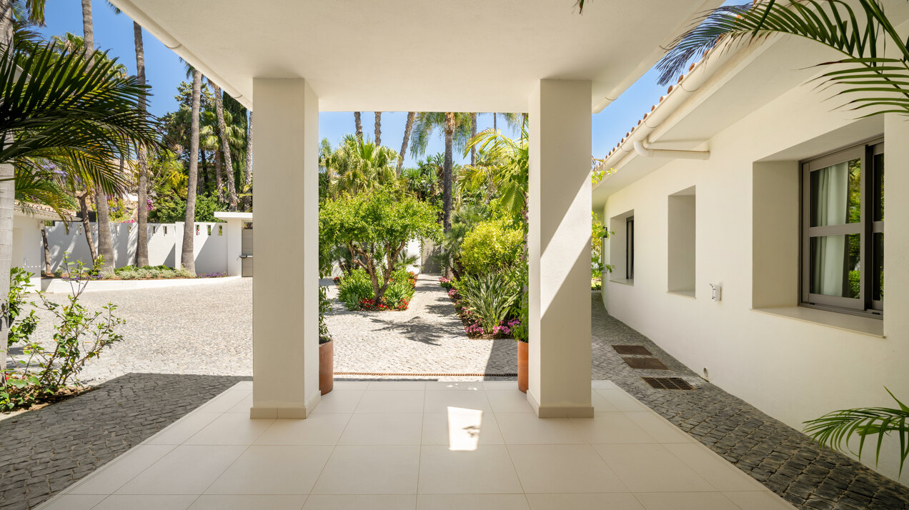 Fantastic single-level villa displays timeless charm
