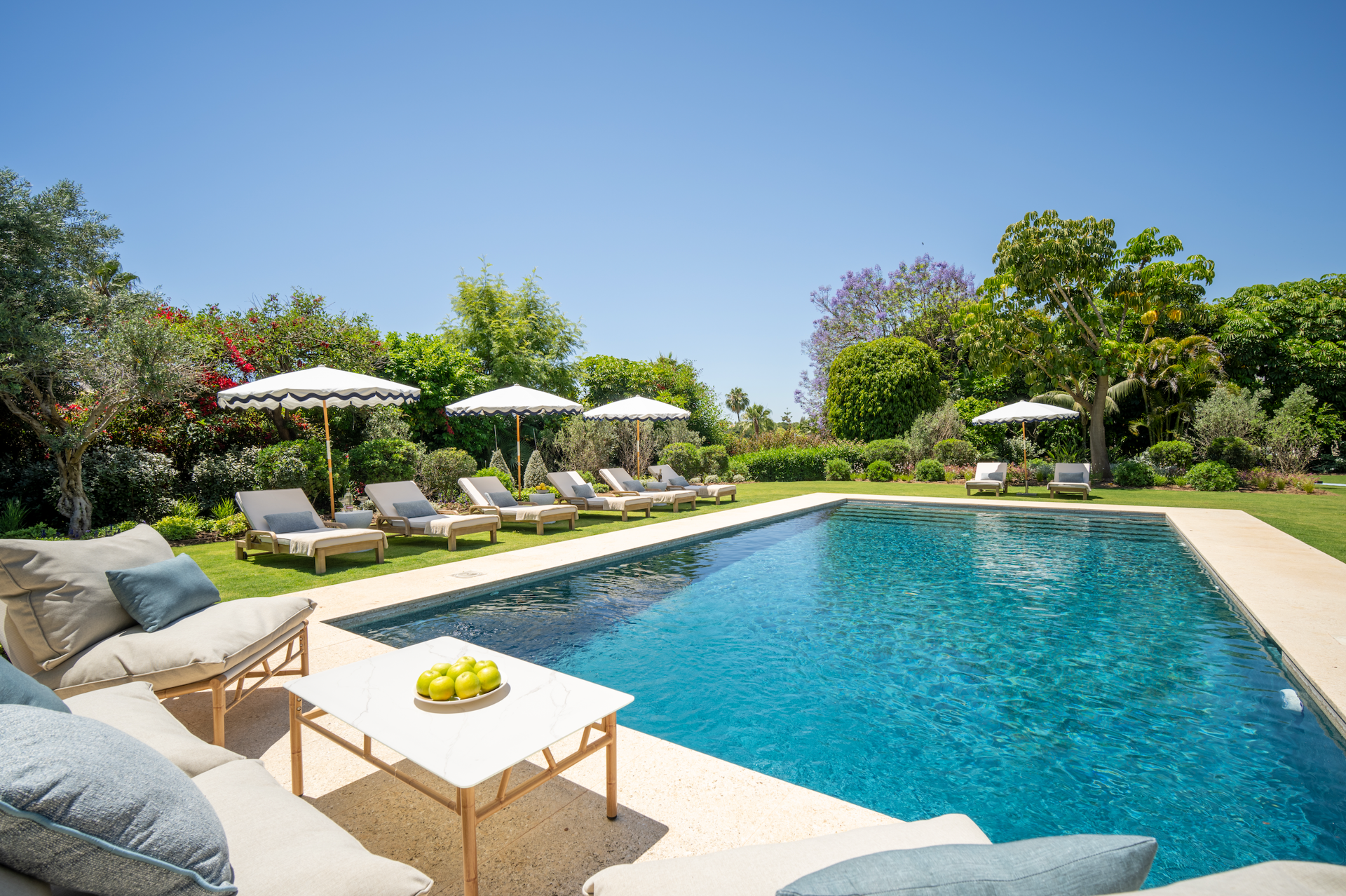 Villa de una planta que combina elegancia y encanto