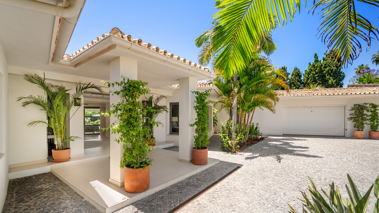 Fantastic single-level villa displays timeless charm