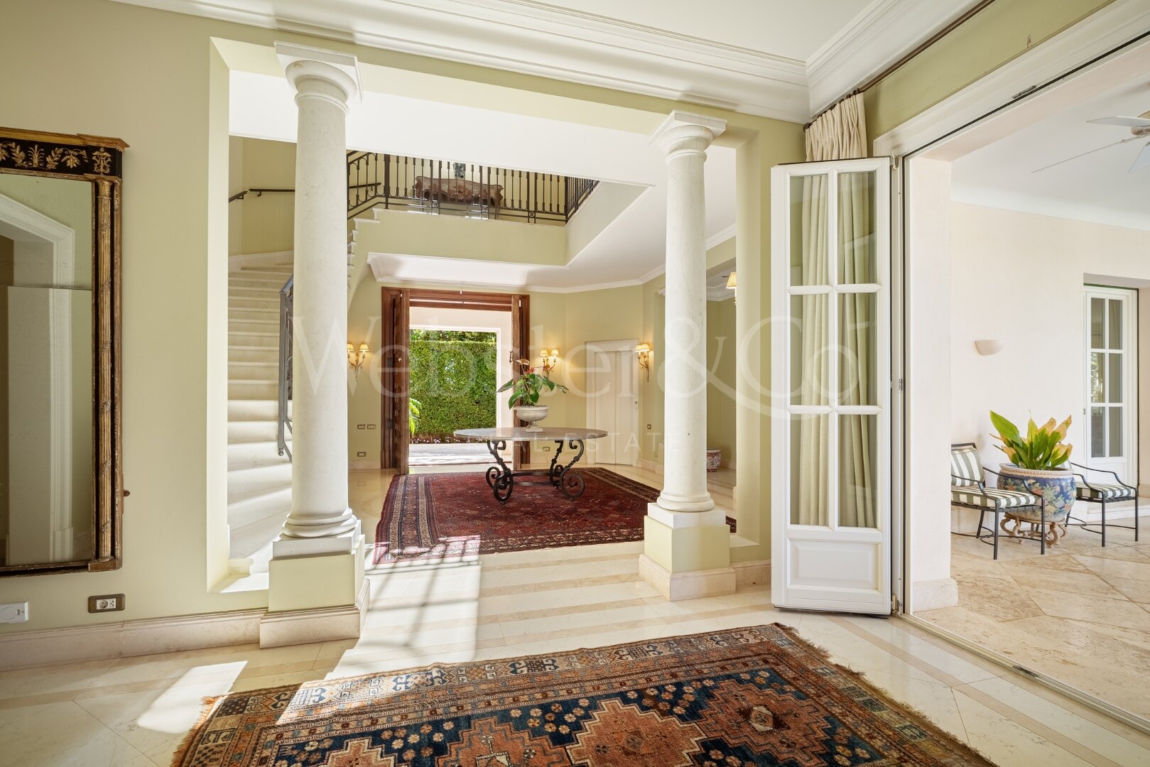 Exclusiva hogar de ensueño en primer linea de playa