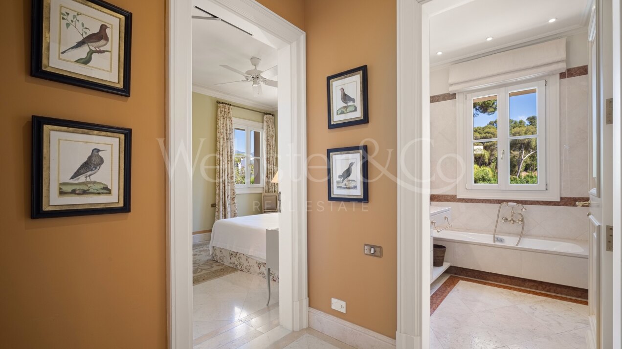 The home of your dreams in prime beachfront location